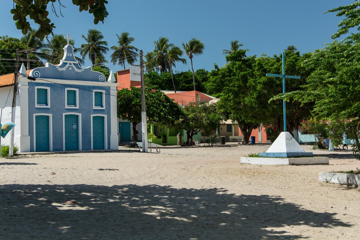 Vor der Kirche in Mangue Seco