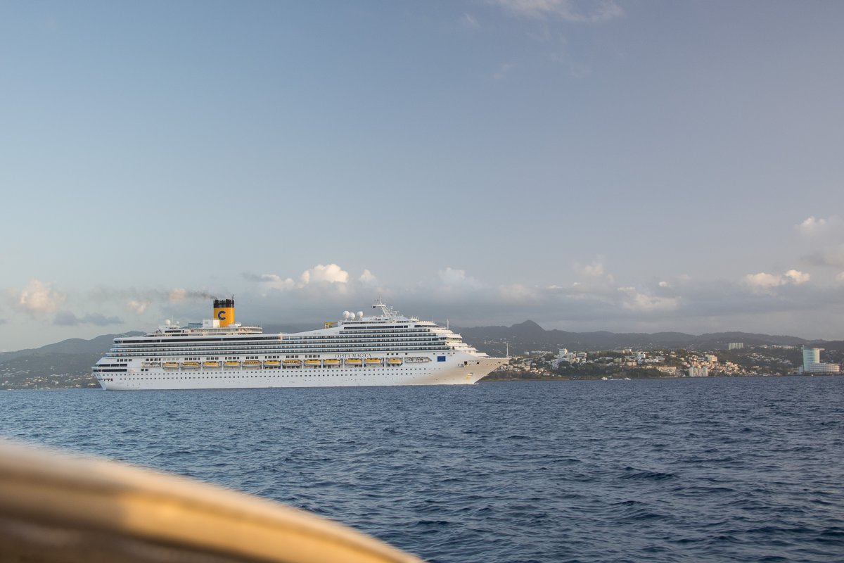 Costa Magica vor Fort de fRance, Martinique