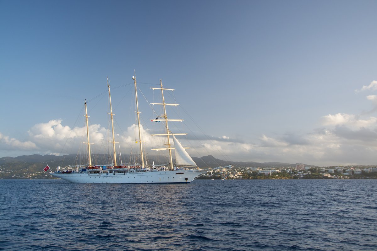 Windjammer Star flyer vor Fort de France, Martinique