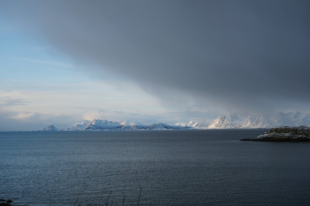 Lichtspiel auf den winterlichen Lofoten